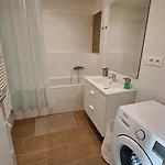 Spacious In The Park Apartment