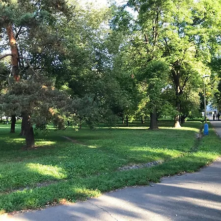 Lejlighed Spacious In The Park