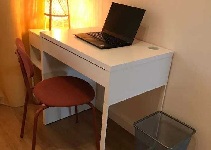 Spacious In The Park Apartment