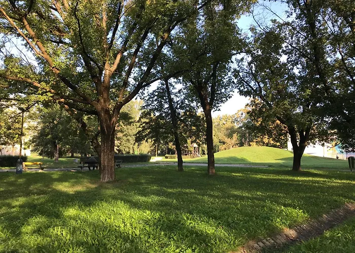 Spacious In The Park Lejlighed *