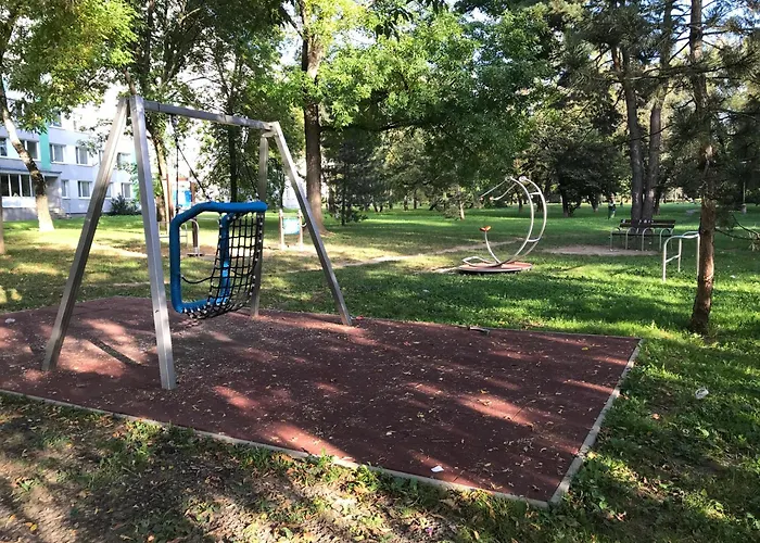 Spacious In The Park Apartment Košice